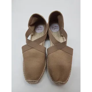 Alpargata una cuña con elásticos Alpargata una cuña con elásticos