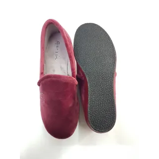 Zapatilla cerrada con cuña Garzon